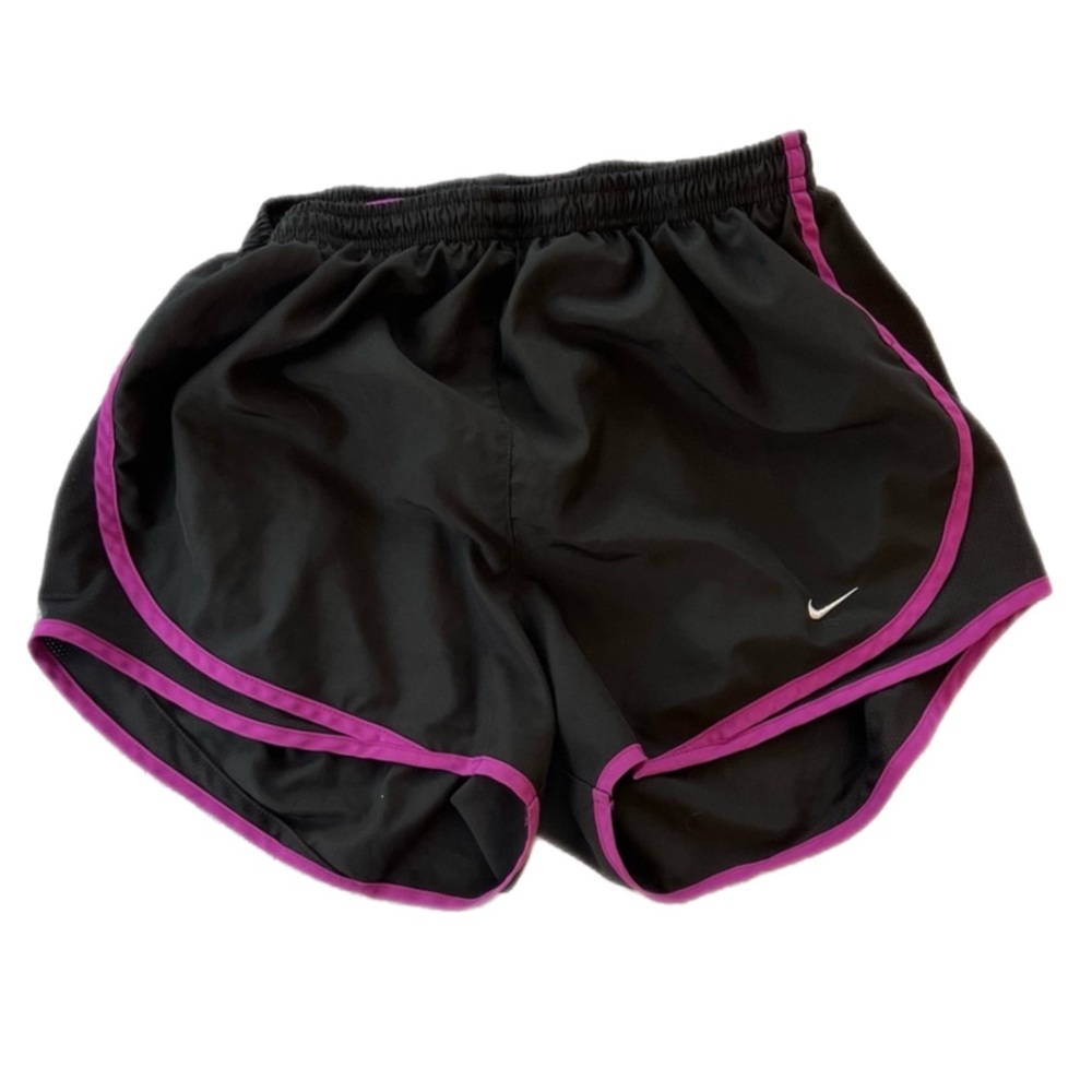 Nike dri-fit women’s medium shorts. Purple inside lining.